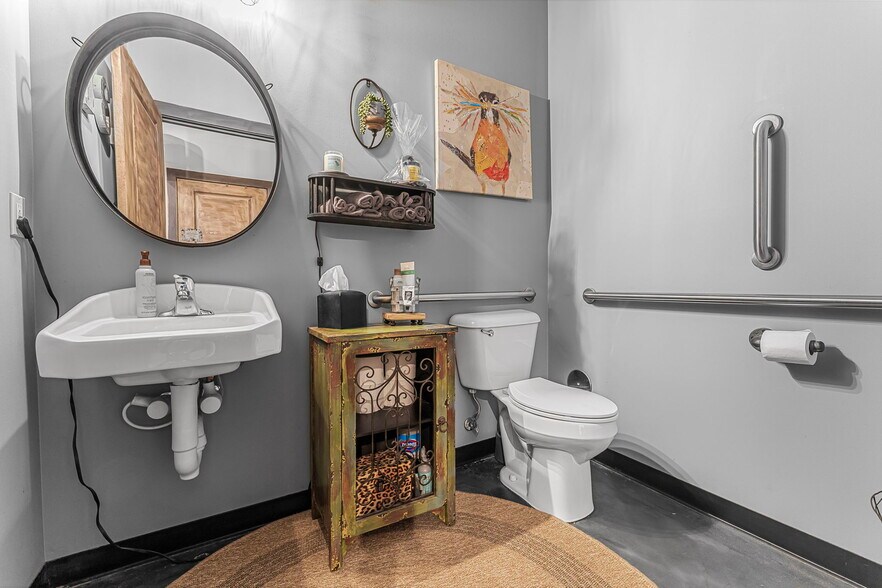 More Photos Of 607 Randolph St, Traverse City Medical For Sale