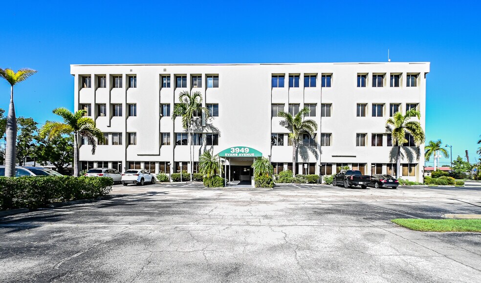 More Photos Of 3949 Evans Ave, Fort Myers Medical For Sale
