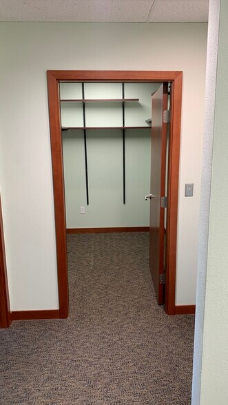 More Photos Of 3316 Fuhrman Ave E, Seattle Office For Lease