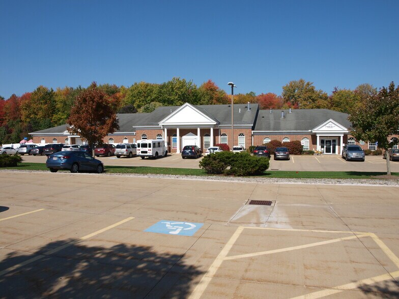 More Photos Of 16706 Chillicothe Rd, Chagrin Falls Office For Lease