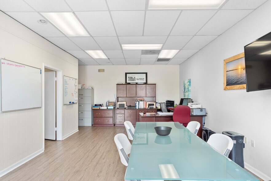 More Photos Of 119 Hollywood Blvd, Fort Walton Beach Flex For Sale