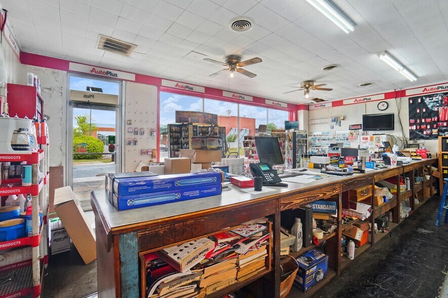 More Photos Of 315 W Morgan St, Monroe Auto Repair For Sale