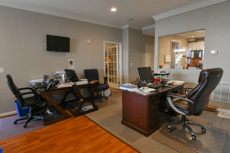 More Photos Of 23 Pierside Dr, Baltimore Apartments For Lease