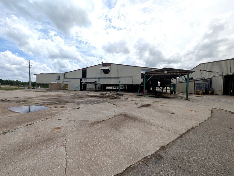 More Photos Of 1509 S Byron Butler Pky, Perry Manufacturing For Sale