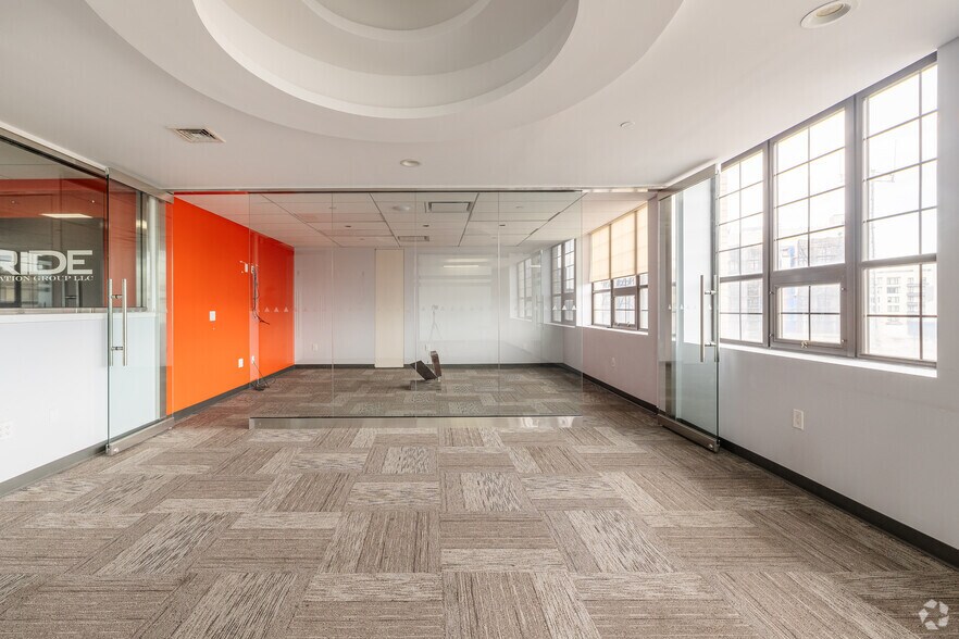 More Photos Of 33-24 Northern Blvd, Long Island City Loft Creative Space For Sale