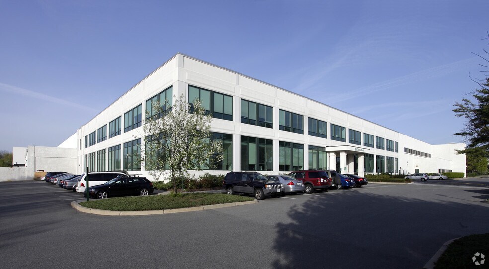 More Photos Of 100 Sockanosset Cross Rd, Cranston Office For Lease