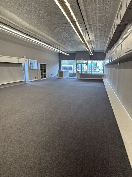 More Photos Of 605 E Commerce St, Greenville Storefront Retail Residential For Lease