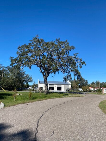 More Photos Of 5235 Mile Stretch Dr, Holiday Industrial For Sale
