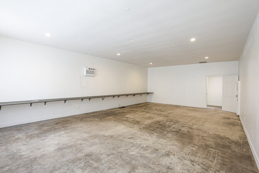 More Photos Of 2117-2119 E 7th St, Long Beach Storefront Retail Residential For Sale