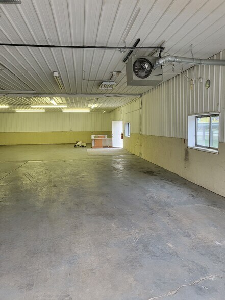 More Photos Of 6893 Sullivan Rd, Grawn Warehouse For Lease