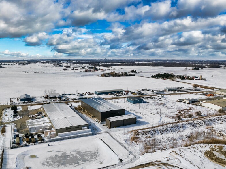 More Photos Of 390 Hudson Dr, Dorchester Warehouse For Lease