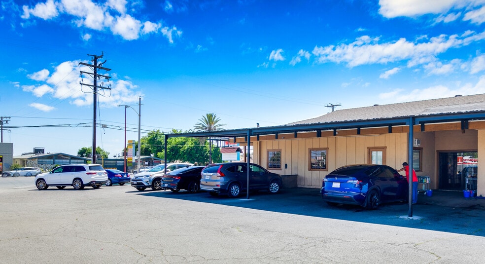 More Photos Of 660 E Foothill Blvd, Rialto Carwash For Sale