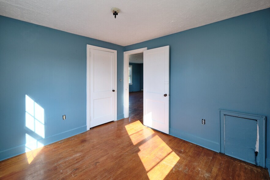 More Photos Of , Tazewell Multifamily For Sale