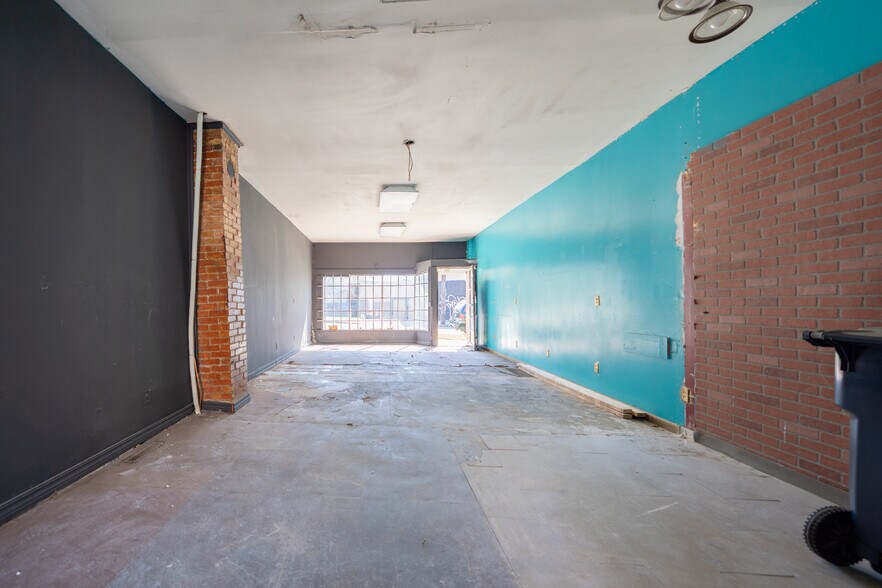 More Photos Of 4245-4247 Troost Ave, Kansas City Storefront Retail Residential For Lease