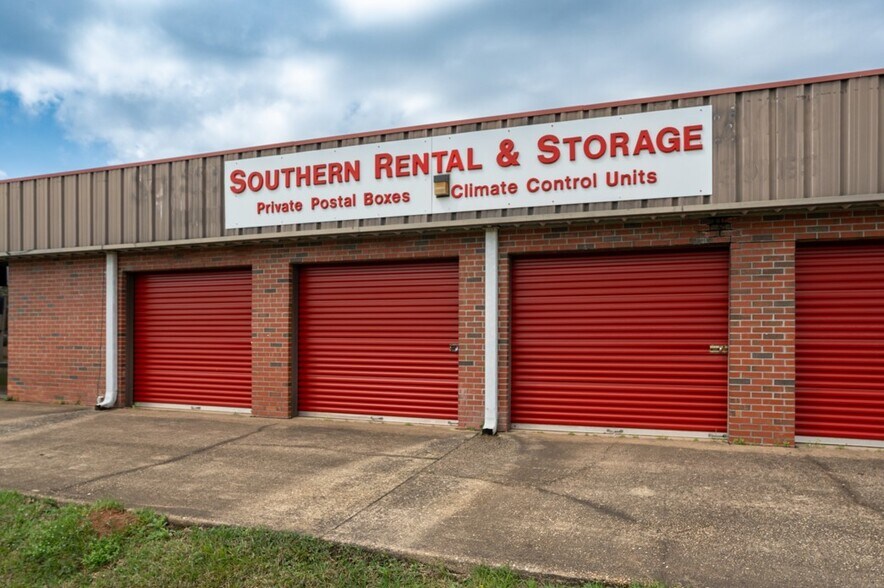 More Photos Of 721 N McKenzie St, Foley Self Storage For Sale