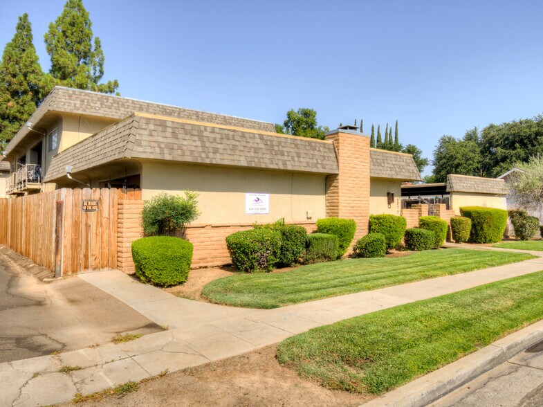 Primary Photo Of 6075 N Poplar Ave, Fresno Apartments For Sale