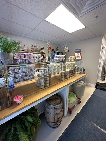 More Photos Of 6600-6612 26th Ct E, Sarasota Warehouse For Sale