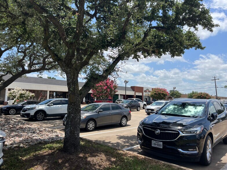 More Photos Of 359 Lake Park Rd, Lewisville Storefront For Sale