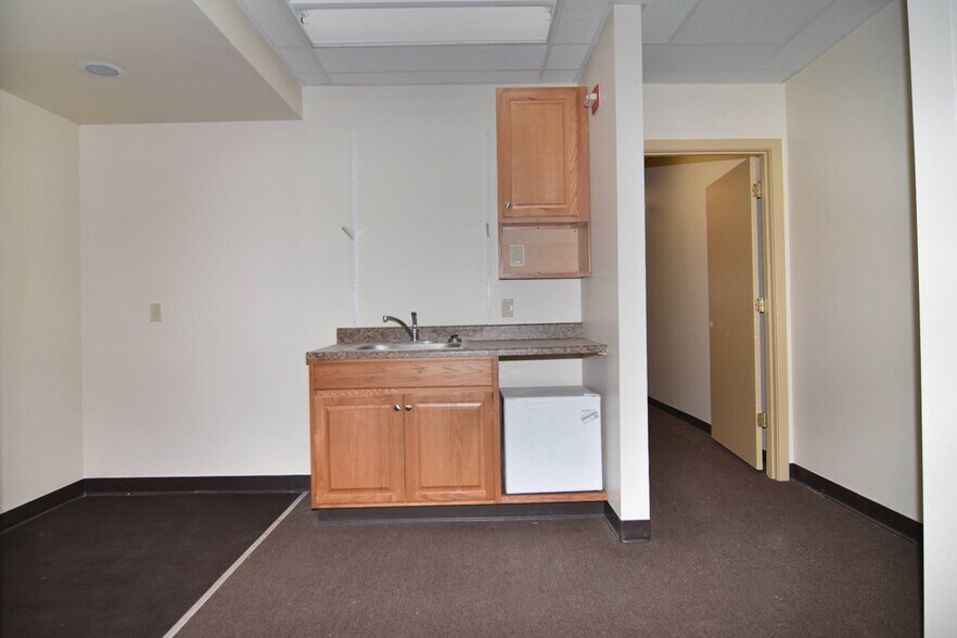 More Photos Of 862 Charles St, Providence Medical For Sale