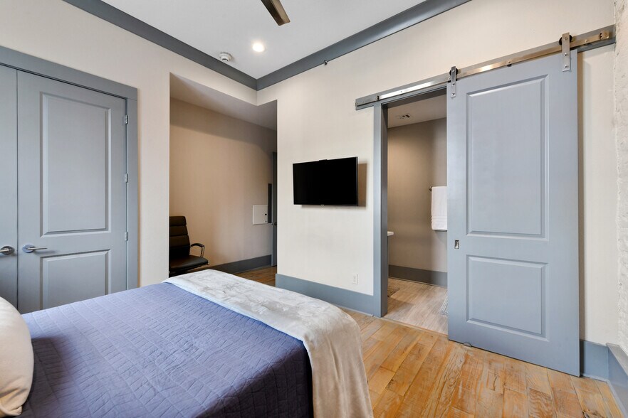 More Photos Of 309 Chartres St, New Orleans Storefront Retail Residential For Sale