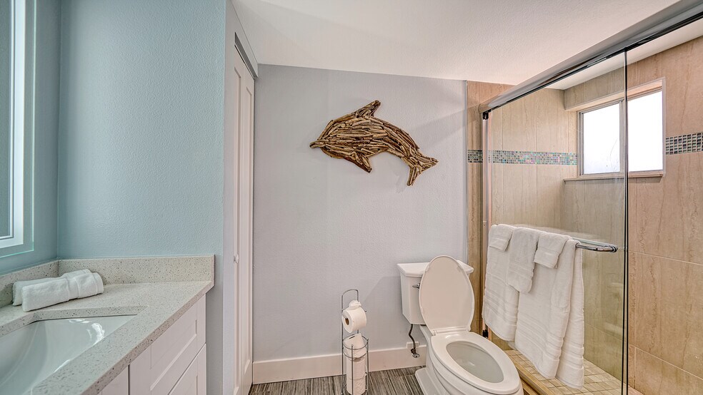 More Photos Of 104 Avenida Veneccia, Siesta Key Multifamily For Sale