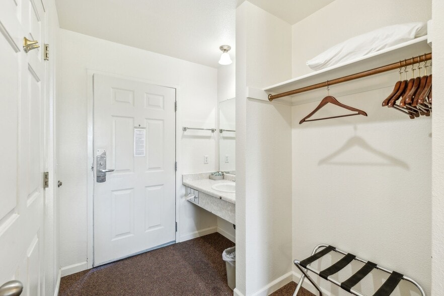 More Photos Of 43021 Bridge St, Fall River Mills Hotel For Sale
