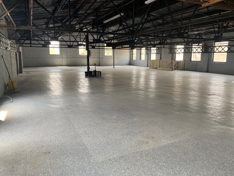 More Photos Of 4260 Tackawanna St, Philadelphia Warehouse For Lease
