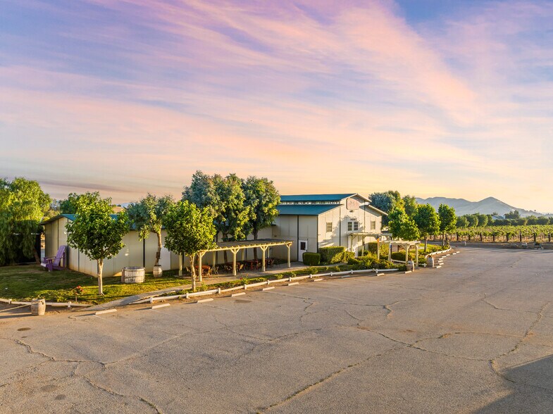 Primary Photo Of 9640 Sierra Hwy, Agua Dulce Winery Vineyard For Sale