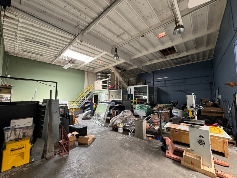 More Photos Of 2185 Ronald St, Santa Clara Warehouse For Sale