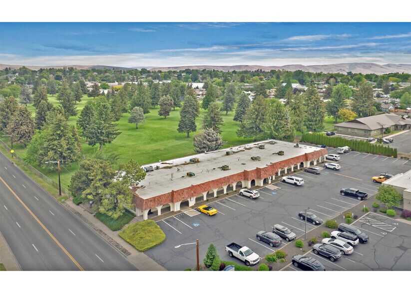 Primary Photo Of 1015 S 40th Ave, Yakima Medical For Sale