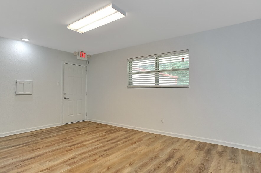 More Photos Of 2527 Fm 691, Denison Medical For Sale