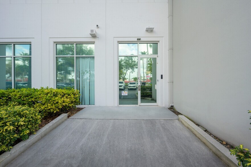 Primary Photo Of 1701-2089 NW 87th Ave, Miami Warehouse For Lease