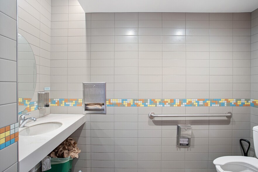 More Photos Of 3627-3629 Taraval St, San Francisco Storefront For Sale