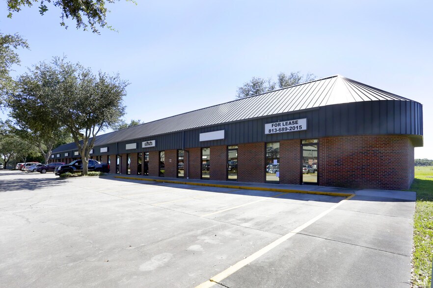 More Photos Of 1463 Oakfield Dr, Brandon Office For Lease