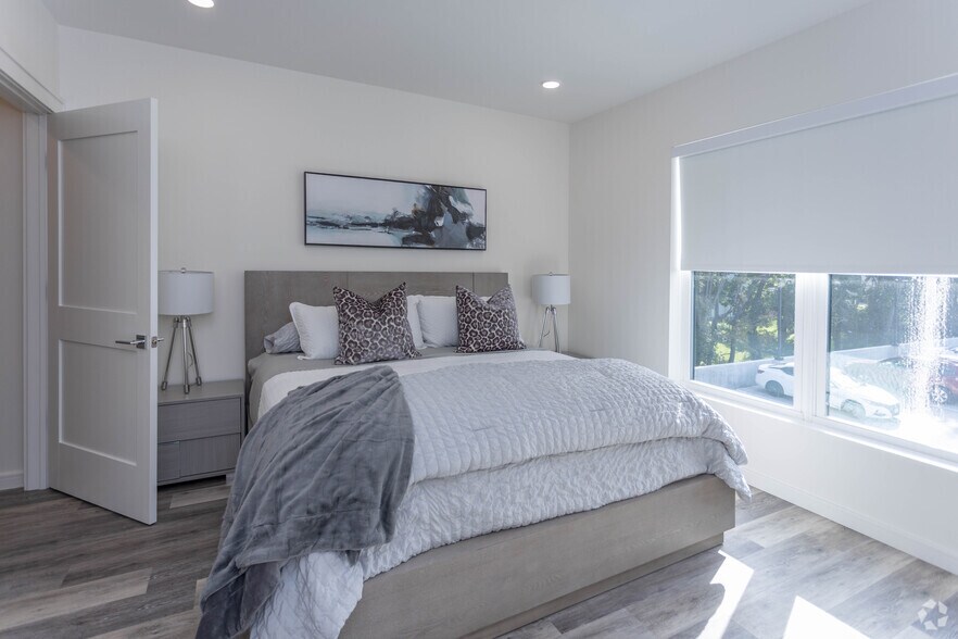 More Photos Of 1000 New York Ave, Huntington Station Apartments For Lease