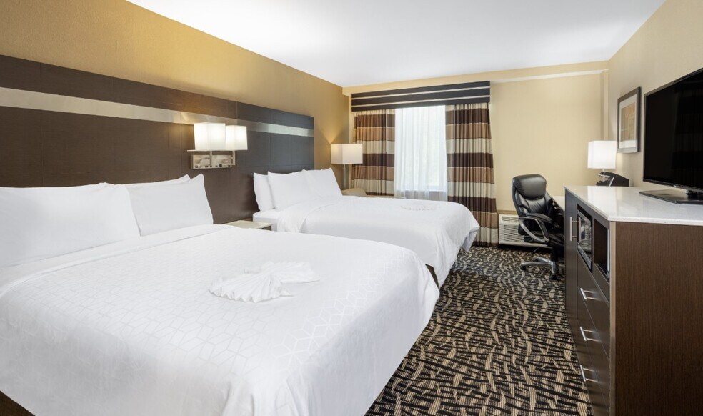 More Photos Of 2170 South Rd, Poughkeepsie Hotel For Sale