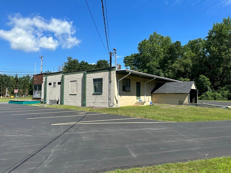 More Photos Of 3899 Carman Rd, Schenectady Freestanding For Sale