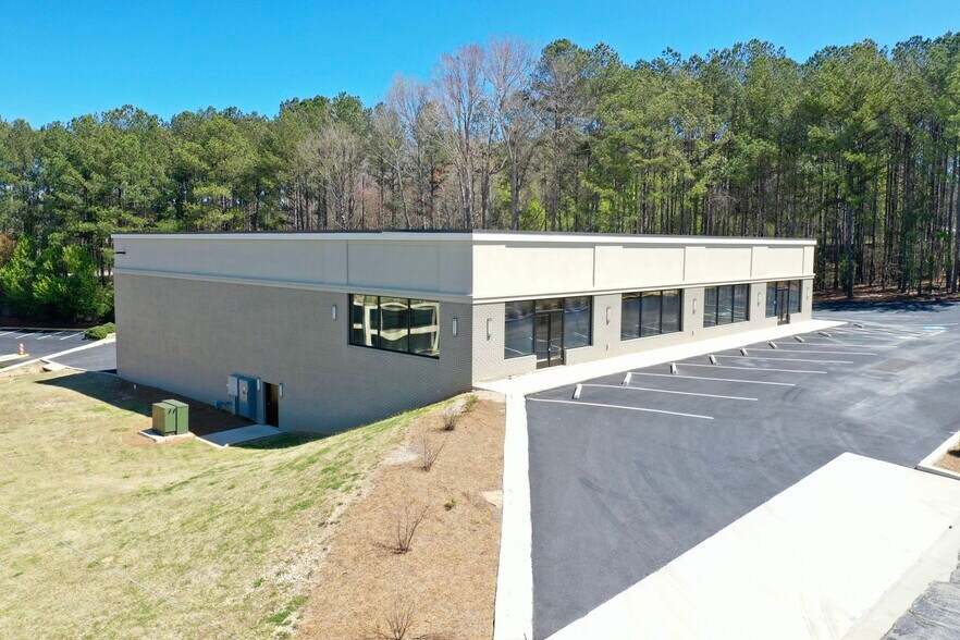 More Photos Of 1120 N Blairs Bridge Rd, Lithia Springs Showroom For Sale