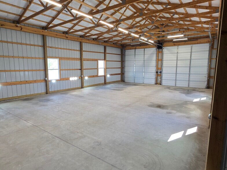 More Photos Of 64 Paradise Rd, Strafford Light Manufacturing For Sale