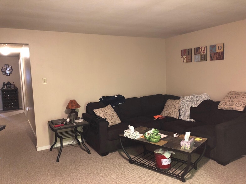 More Photos Of 2021 Mt Troy Rd, Pittsburgh Bar For Sale