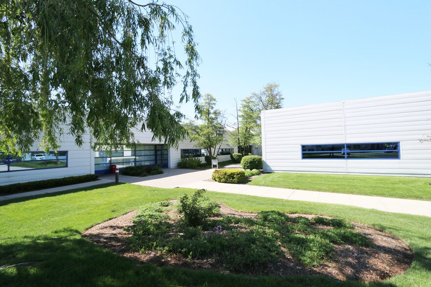 More Photos Of 550 N Commons Dr, Aurora Unknown For Lease