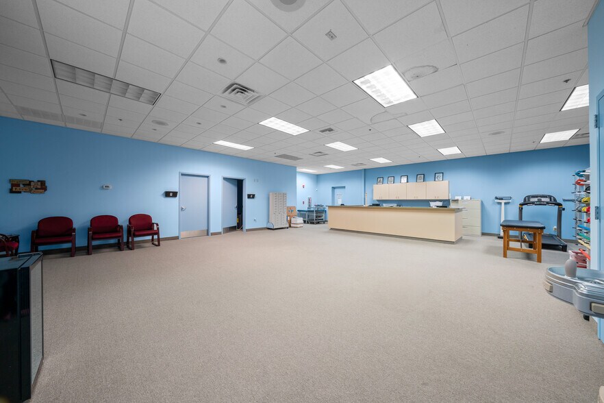 More Photos Of 2500 Citrus Blvd, Leesburg Medical For Sale