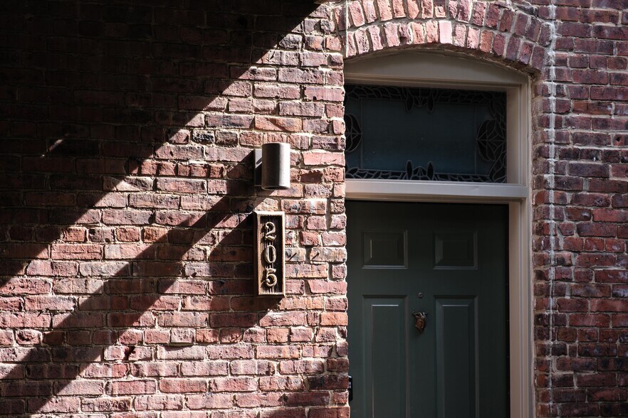 More Photos Of 600 E Main St, Louisville Apartments For Sale