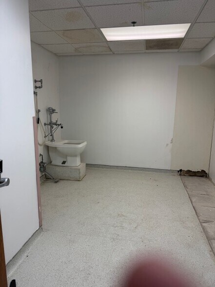 More Photos Of 2718-2720 Atlantic Ave, Atlantic City Office For Sale