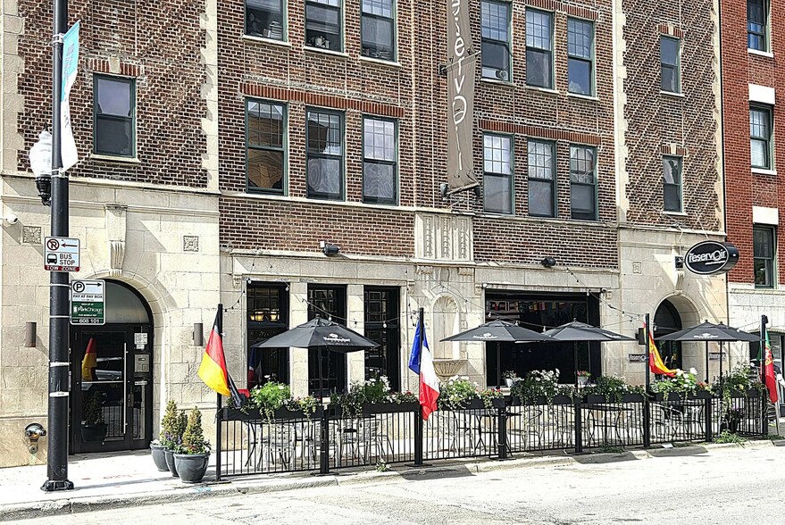More Photos Of 844 W Montrose Ave, Chicago Apartments For Lease