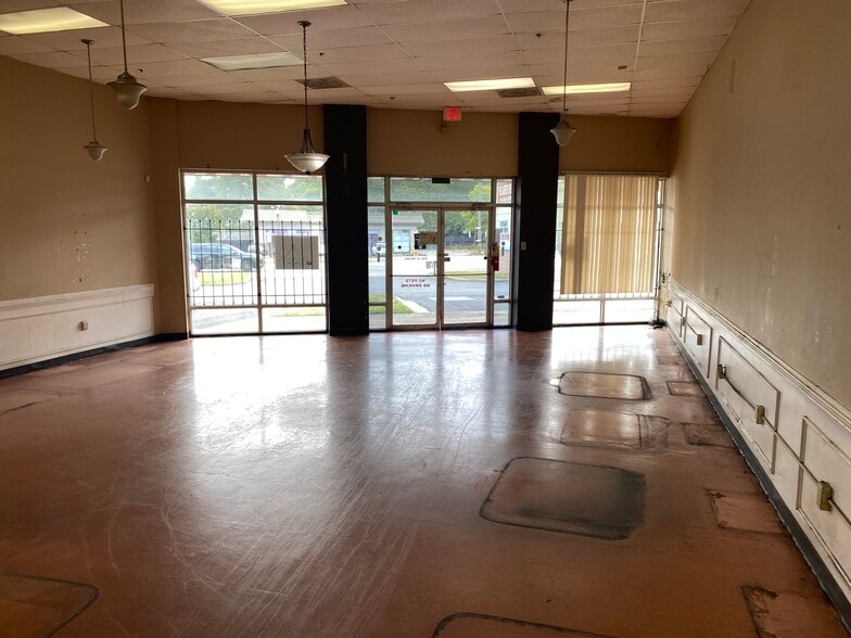 More Photos Of 2076 Candler Rd, Decatur Freestanding For Sale