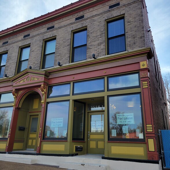 More Photos Of 3528 Greenwood Blvd, Saint Louis Flex For Lease