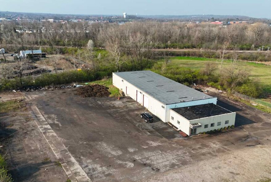 More Photos Of 2975 Symmes Rd, Fairfield Warehouse For Lease