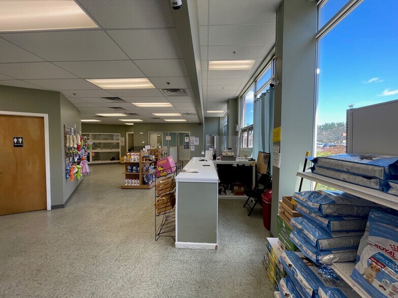 1400 Boston Rd, Springfield, MA 01119 Retail For Lease