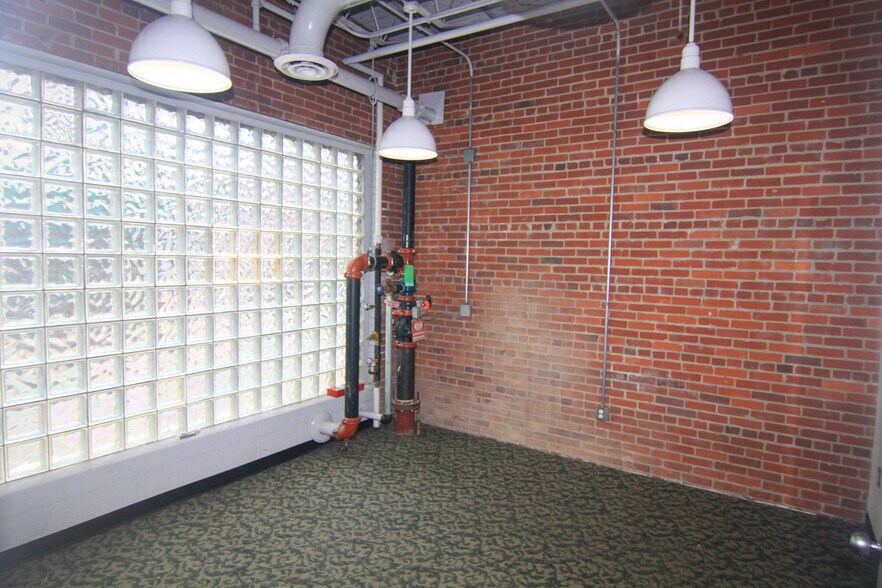 More Photos Of 50 Clay St, Morgantown Office Residential For Lease
